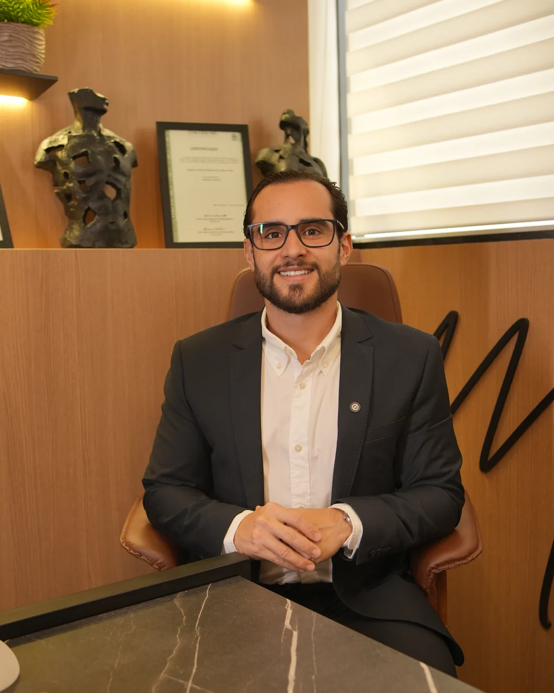Dr. Marcus Vinícius, cirurgião plástico